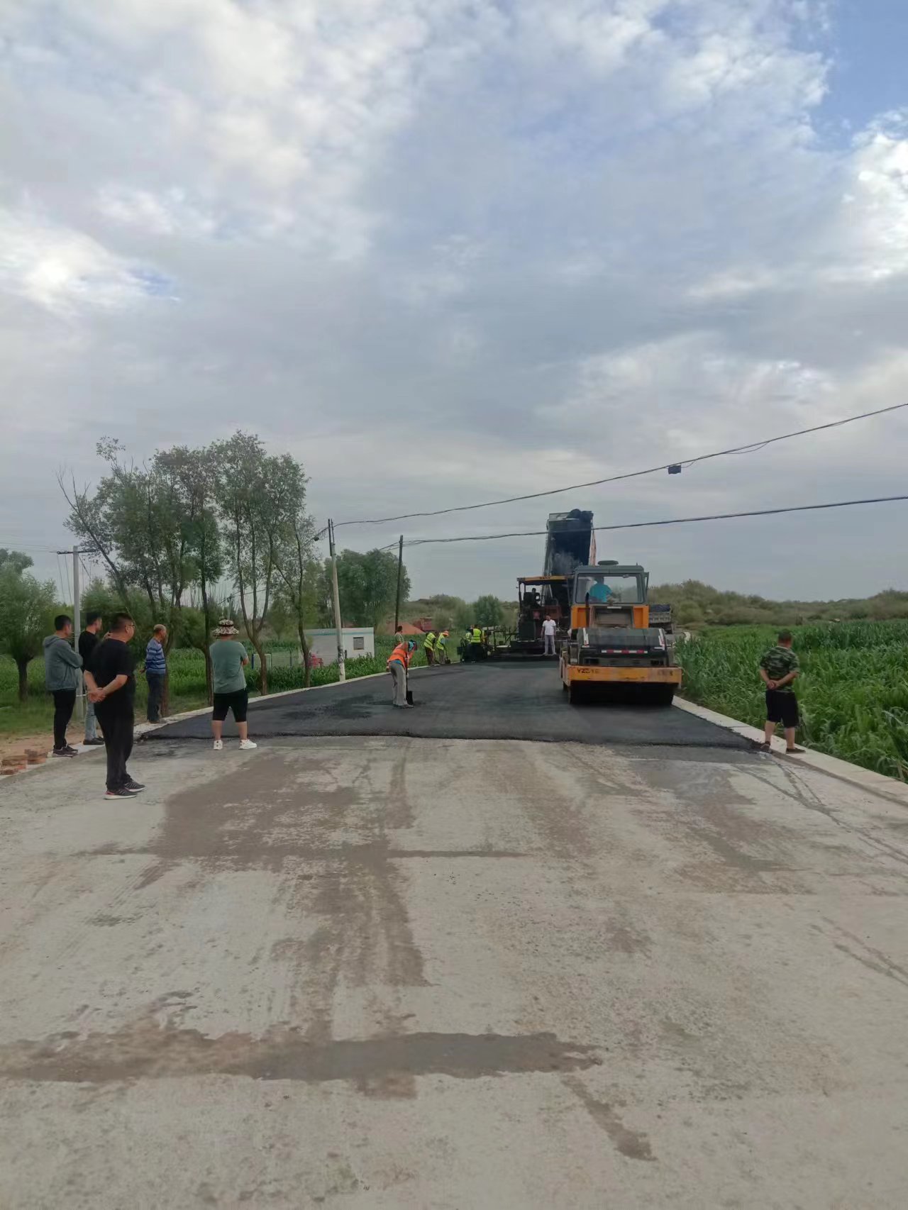 榆陽(yáng)區(qū)刀紅路（刀兔至小壕兔、耳林至賈拉灘段）改造工程項(xiàng)目N2標(biāo)段施工現(xiàn)場(chǎng)照片